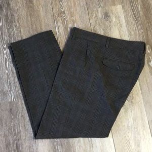 GAP Black & Gray plaid pants cropped size 8